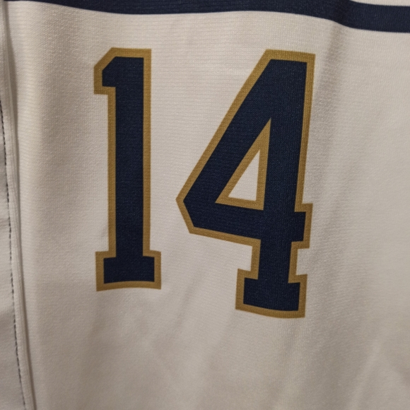 Under armour women's Short sleeve bottom down shirt. Size medium - Picture 4 of 11